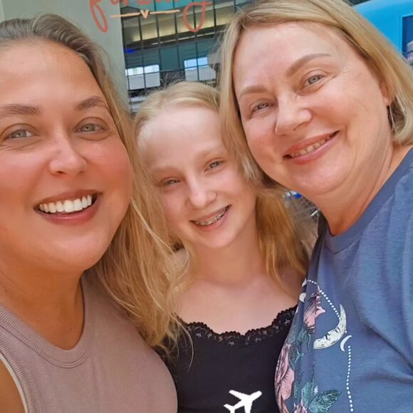 Meet your Posher, Evgeniya - Picture 2 of 3